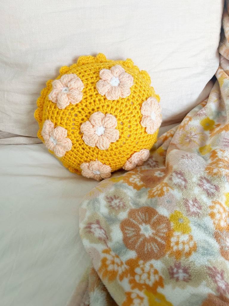 Daisy Puff Pillow