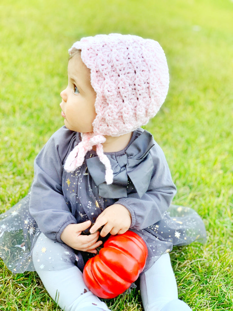 Scalloped Bonnet